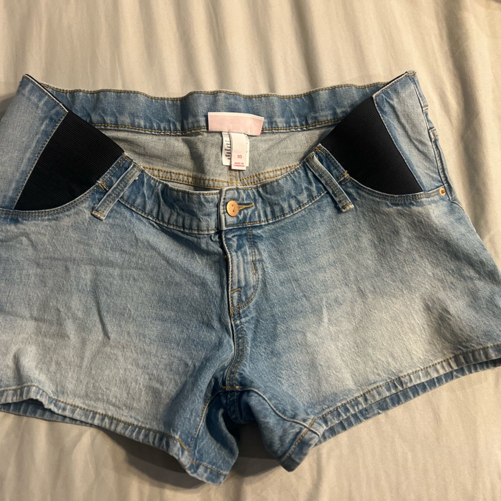 Maternity shorts